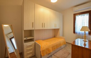 2 bedrooms, travel cot, free WiFi - Pet friendly apartment in Selvatelle (Selvatelle)