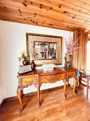 Interior - Delightful, 6-bedroom-King beds house in charming Naperville-Aurora, 5 TV’s-WiFi (Eola)