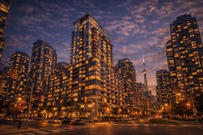 Exterior - Harbourfront Family Stay (Toronto)