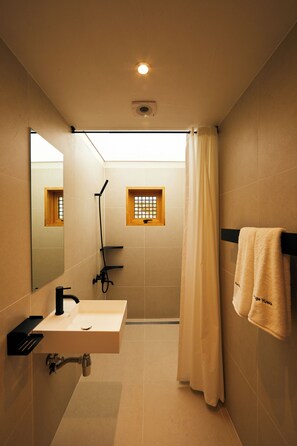 Double Room, Garden View | Bathroom - Sillaheon (Gyeongju)