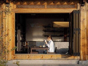 Outdoor dining - Sillaheon (Gyeongju)