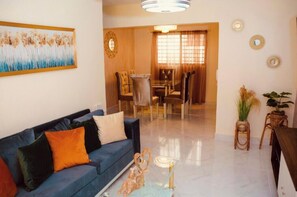 Living area - Spacious 3BR w/ Pool, Gazebo & Inverter 24/7 Power (Santiago de los Caballeros)