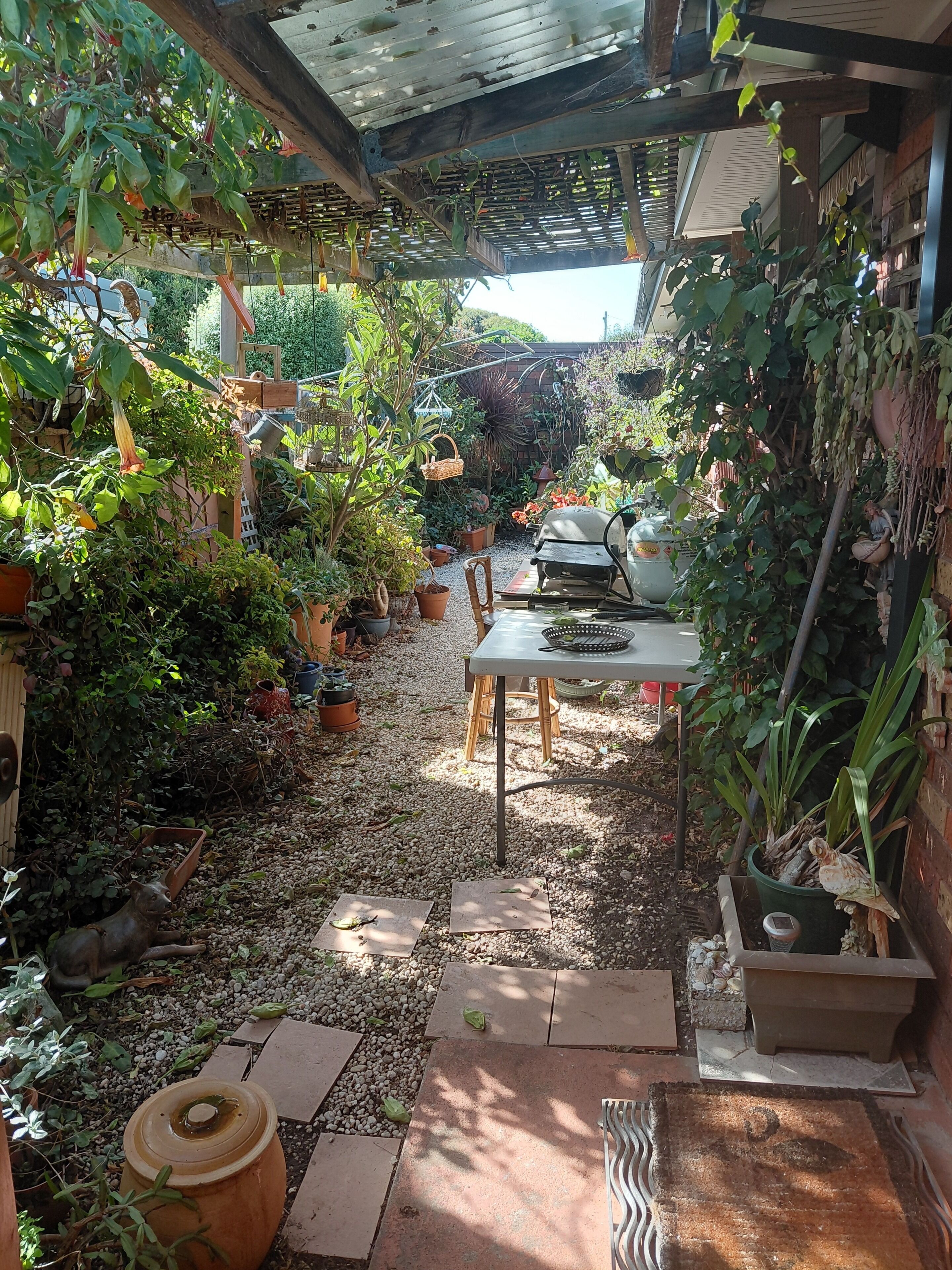 屋外ダイニングエリア