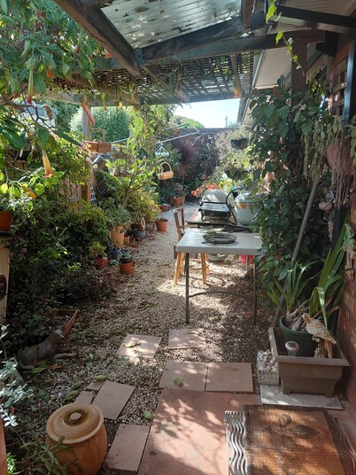 Close to beaches, shops with Mikbar 50m towards Springs Beach