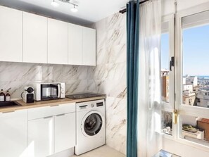 Fridge, microwave, oven, coffee/tea maker - Apartamento Santa Catalina 1 (Palma)