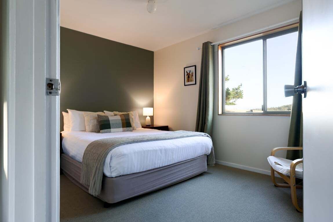 2 bedrooms, iron/ironing board, WiFi