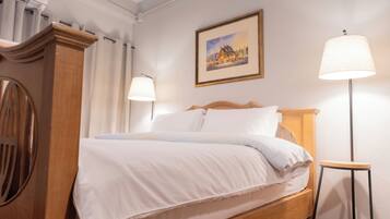 Chambre Double Junior, balcon, vue ville | Fer et planche Ă repasser, Wi-Fi gratuit