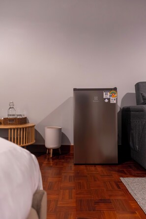 Deluxe Triple Room, Balcony, City View | Room amenity - Baan Batra Heritage Suite (Bangkok)