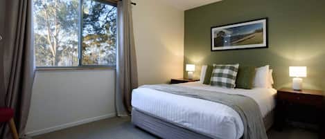 2 bedrooms, iron/ironing board, WiFi