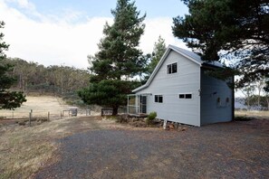 Exterior - Heimat Rural Retreat - Pademelon Patch Chalet (Black Hills)