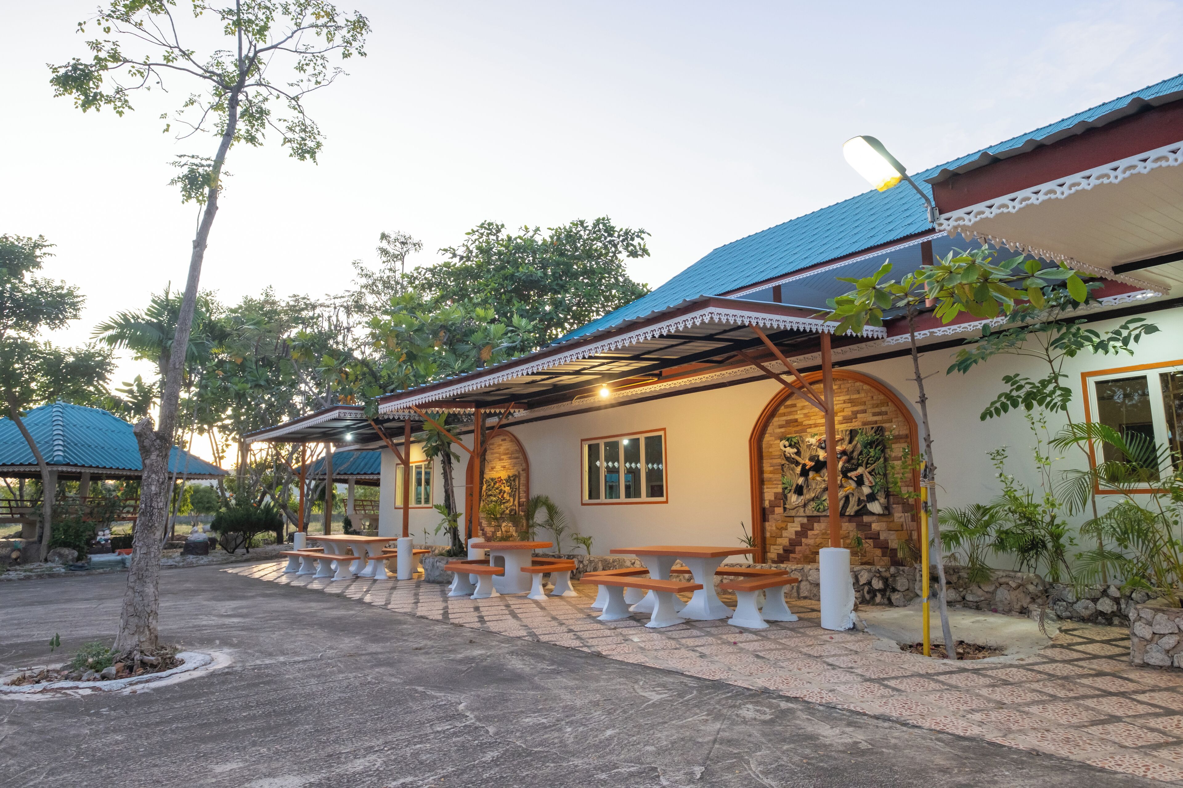 Khu ẩm thực ngoài trời