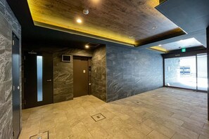 Interior - Grandia Shinsaibashi (Osaka)