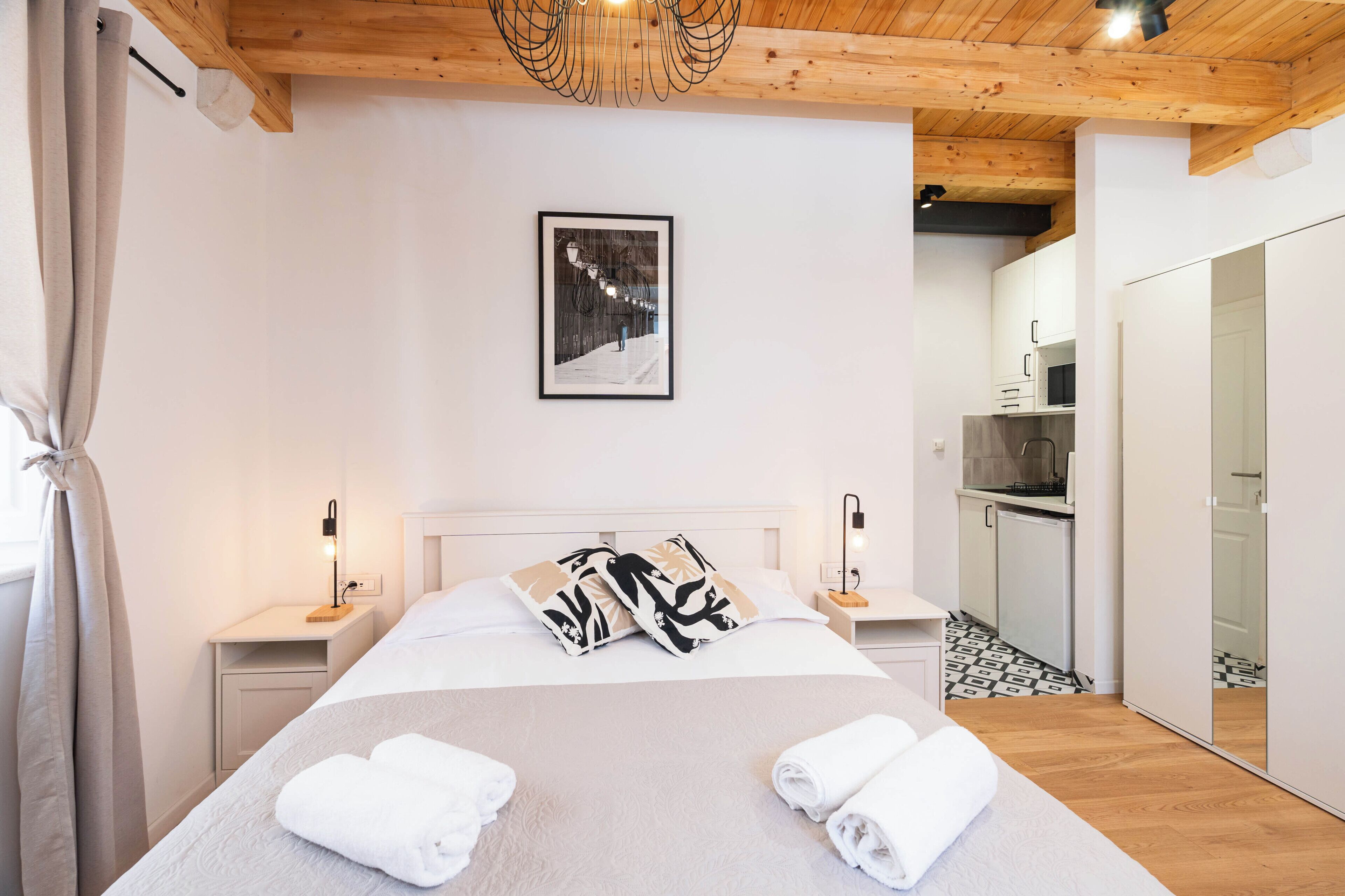Comfort Studio, City View | Blackout drapes, iron/ironing board, free WiFi