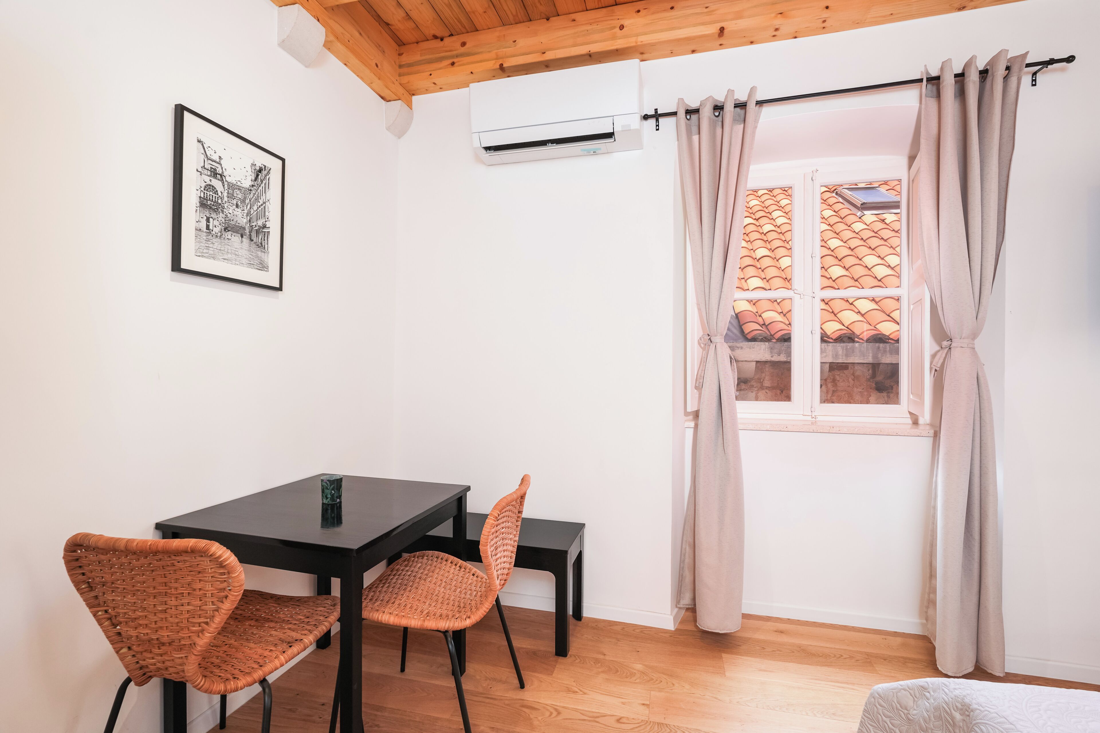 Comfort Studio, City View | Dining