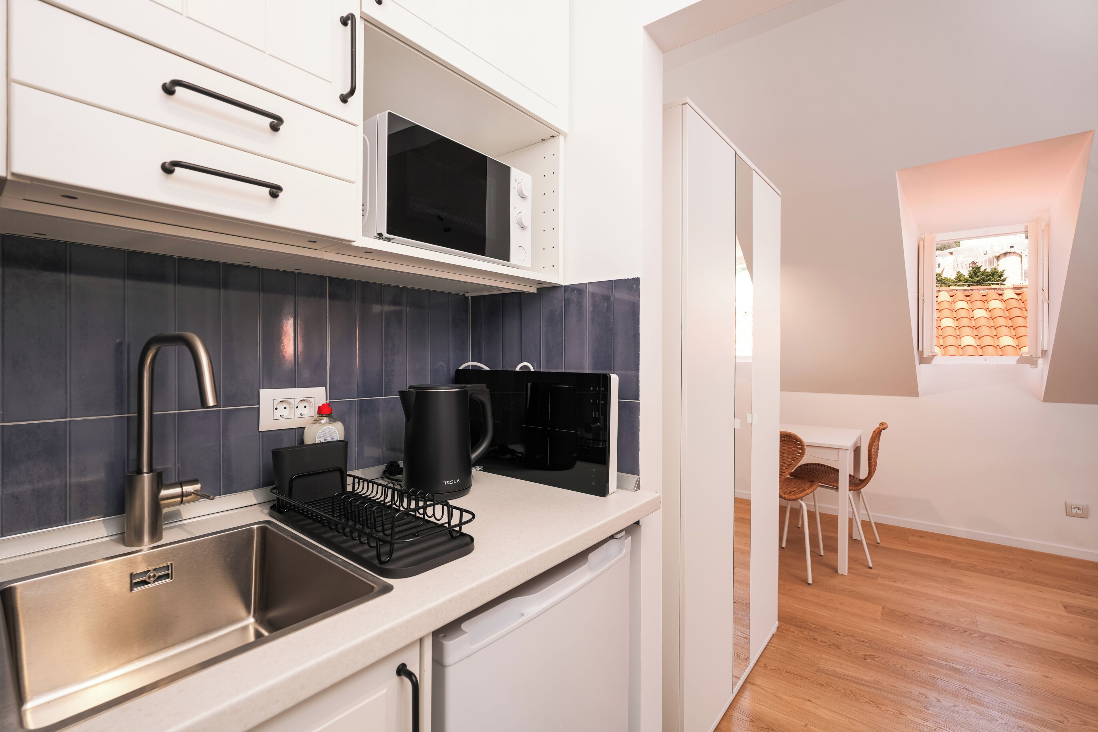 Comfort-Studio, Stadtblick | Eigene Küche | Mini-Kühlschrank, Mikrowelle, Herdplatte, Kochgeschirr/Geschirr/Besteck