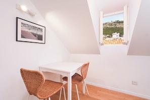 Comfort Studio, City View | Dining - South & Comfort (Dubrovnik)
