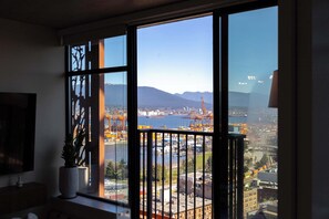 Interior - Luxury Vancouver Condo, Stunning City & Water Views (Vancouver)