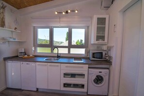 Private kitchen - Holiday Apartment Andrej studio A2 (Veli Lošinj)