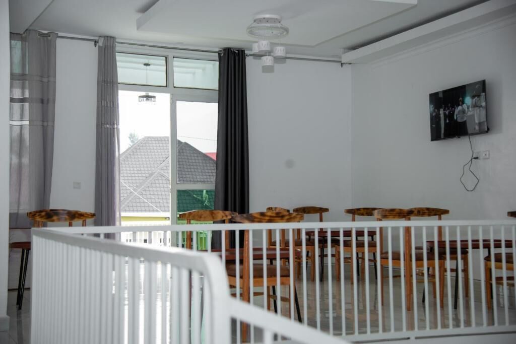 Apartment, Balcony, Mountain View | Dining