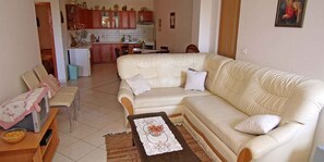 Living area - Holiday Apartment Biserka B4 A (Cunski)