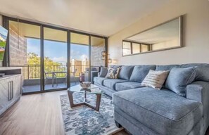 Smart TV - Top-Floor Ocean View Condo in West Maui (Lahaina)