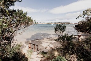 Beach - Seagrass Coastal Retreat with direct beach access (Lewisham)