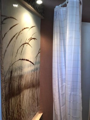 Junior Suite, Garden View | Interior - Les Fleurs De Lys, Suites&Appart , Entrée et Terrasse Privée Proche de la Mer (Saint-Georges-d'Oléron)