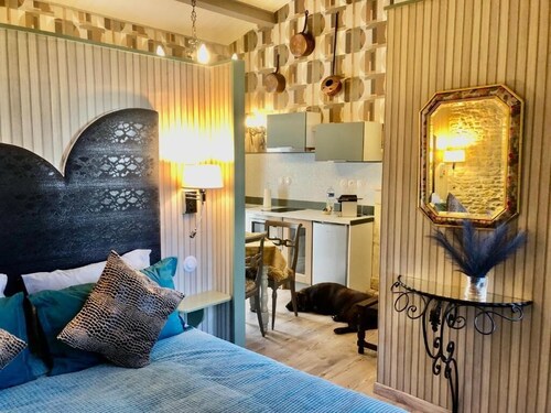 Les Fleurs De Lys, Suites&Appart , Entrée et Terrasse Privée Proche de la Mer