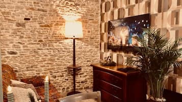 Executive Suite, Garden View | Living area