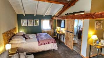 Verdunkelungsvorhänge, schallisolierte Zimmer, Bügeleisen/Bügelbrett