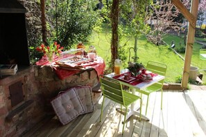 Outdoor dining - La Grange du Couvent  (Ribeauvillé)