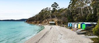 Exquisite Waterfront Oasis Near Bruny & Hobart