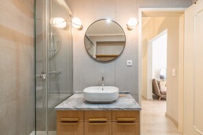 Shower, hair dryer, towels - GuestReady - Comfort in the Heart of Lisbon (Lisbon)