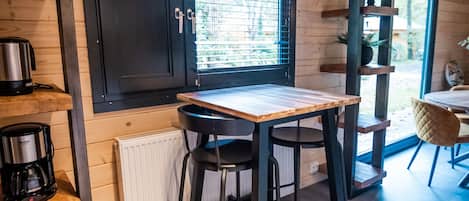 Classic House, 2 Bedrooms | Dining