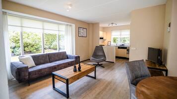 Comfort House, 2 Bedrooms | Living room