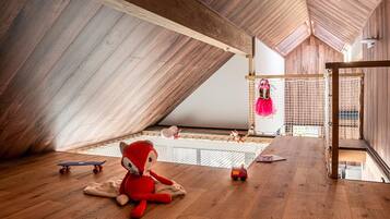 Classic Villa, 4 Bedrooms | Children’s area
