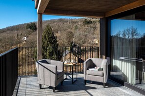 Classic Villa, 4 Bedrooms | Balcony