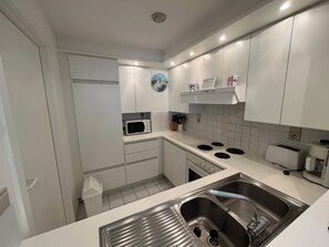 Deluxe Apartment, 2 Bedrooms | Private kitchen - Sunny Escape at Albert Beach (Knokke-Heist)