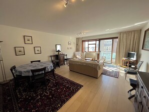 Deluxe Apartment, 2 Bedrooms | Dining - Sunny Escape at Albert Beach (Knokke-Heist)