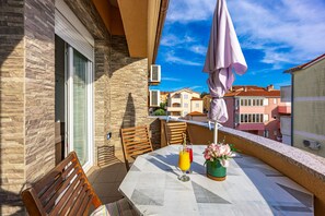 Classic Apartment, 1 Bedroom | Balcony - Apartment Near Pula With Sea View Balcony (Medulin)