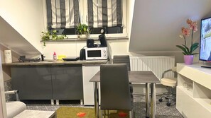 Classic Apartment, 2 Bedrooms | Bathroom | Shower, hair dryer - Apartment in Pellingen Near Trier (Trier)