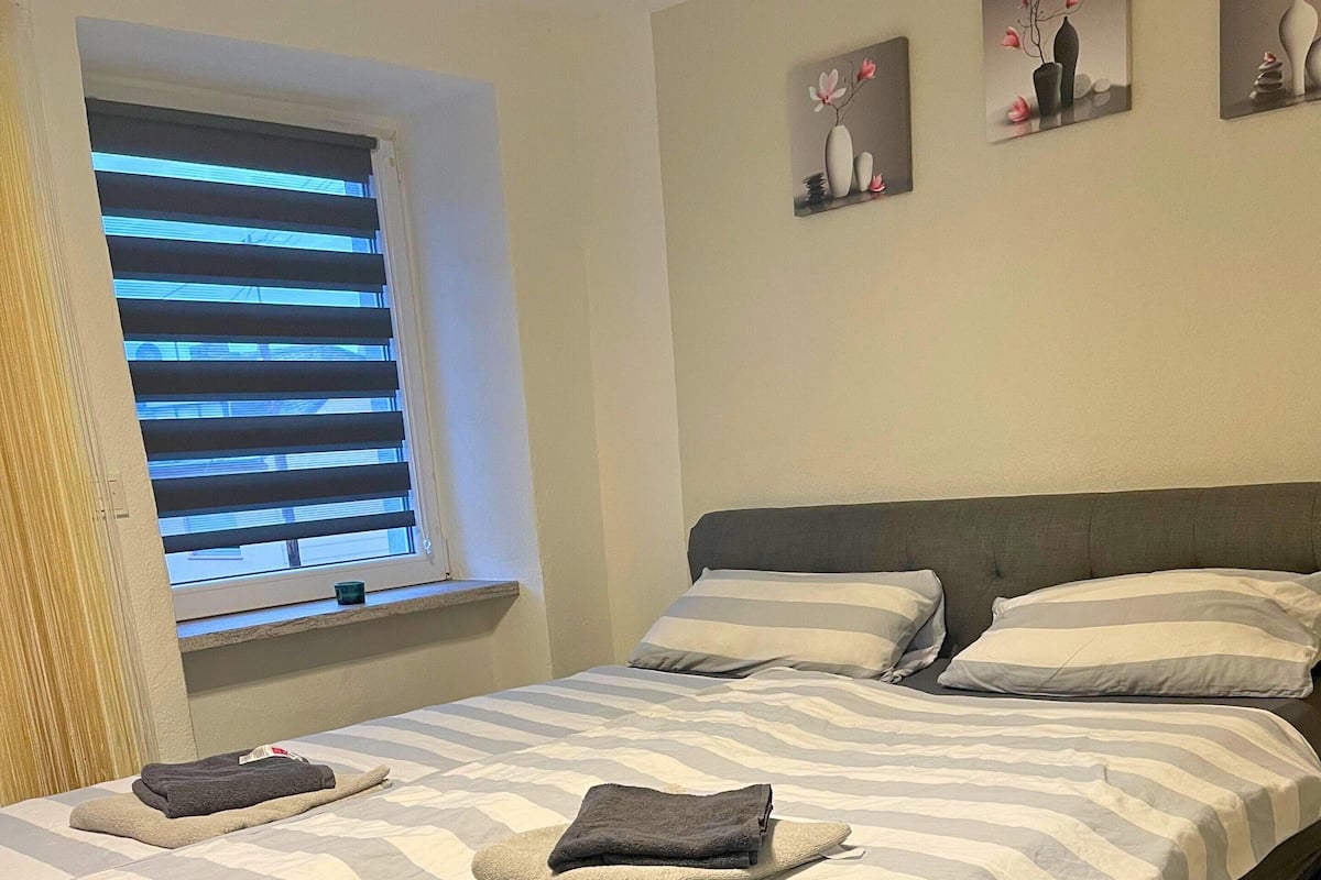 Deluxe-Apartment, 2 Schlafzimmer | 3 Schlafzimmer, Bügeleisen/Bügelbrett