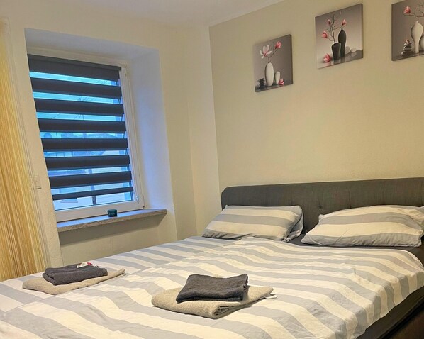Deluxe-Apartment, 2 Schlafzimmer | 3 Schlafzimmer, Bügeleisen/Bügelbrett