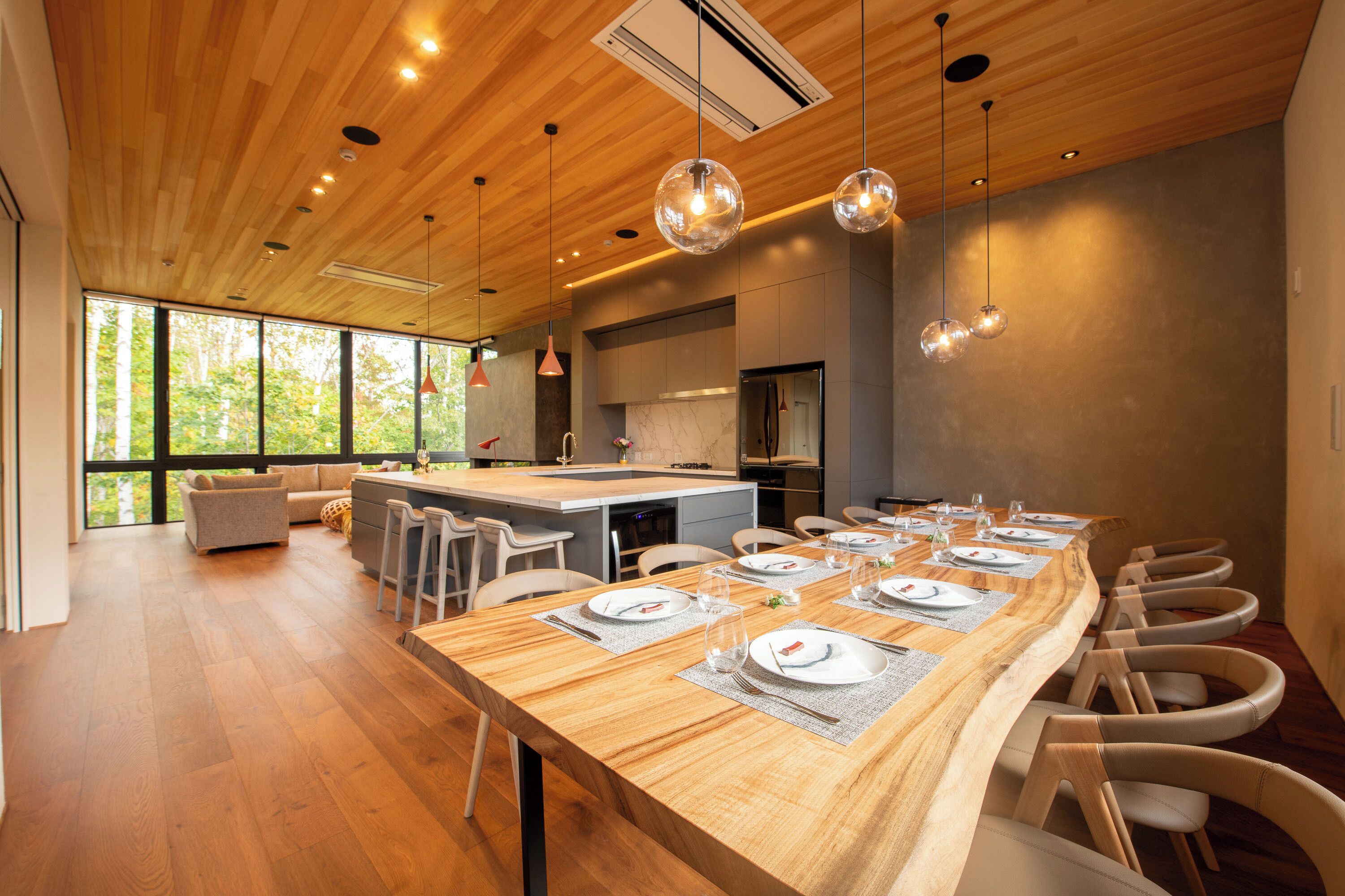 Chalet Luxe, balcon, vue montagne | Salle à manger