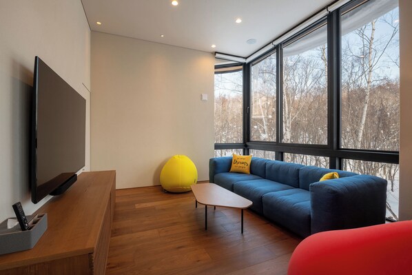 Luxury Chalet, Balcony, Mountain View | Living area