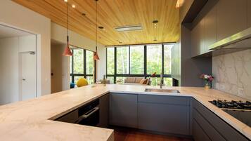 Chalet Luxe, balcon, vue montagne | Cuisine privée