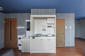Apartment | Private kitchen | Fridge, microwave, stovetop, cookware/dishes/utensils - SILK COURT 402 (Chitose)