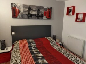 2 bedrooms, iron/ironing board, free WiFi - Air-conditioned house near beach, terrace and private parking. Wifi fiber. Sleeps 4 (Valras-Plage)
