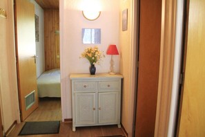 Deluxe Apartment, 2 Bedrooms - Apartment for 5 People With Pool (Chatel)