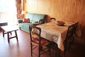 Living room - Apartment for 5 People With Pool (Chatel)
